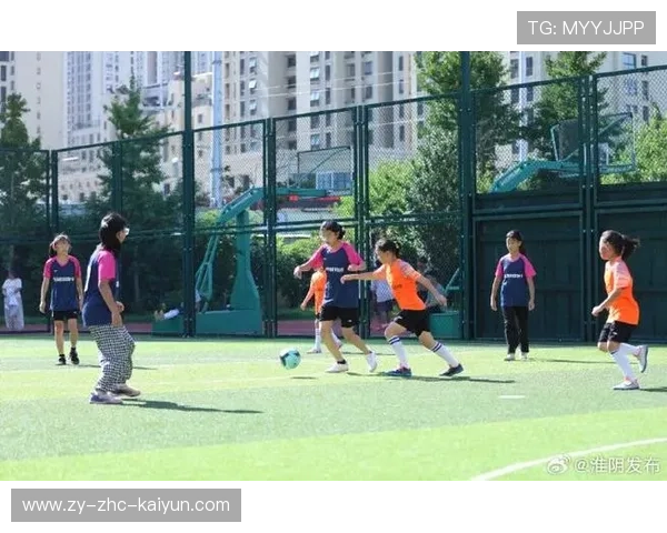 足球俱乐部在青训中推行学业奖学金、心理支持与职业规划并重，足球俱乐部青训招生